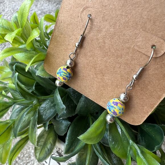 NEW Viva Beads Handmade Clay Round Yellow Floral Print Dangle Earrings - Picture 9 of 9
